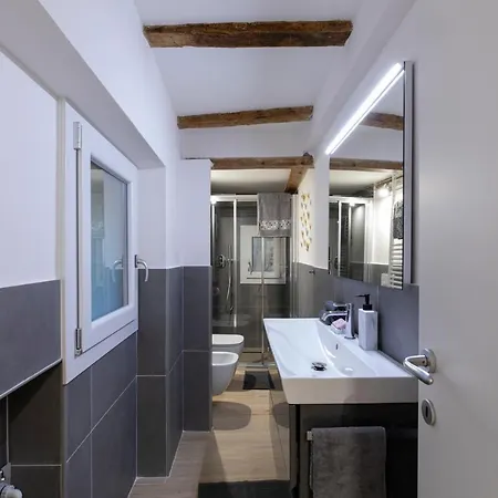 Luxury In The Center I Private Patio & Kitchen